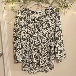 Fun 2 fun Green Floral Flowy Blouse Size Large